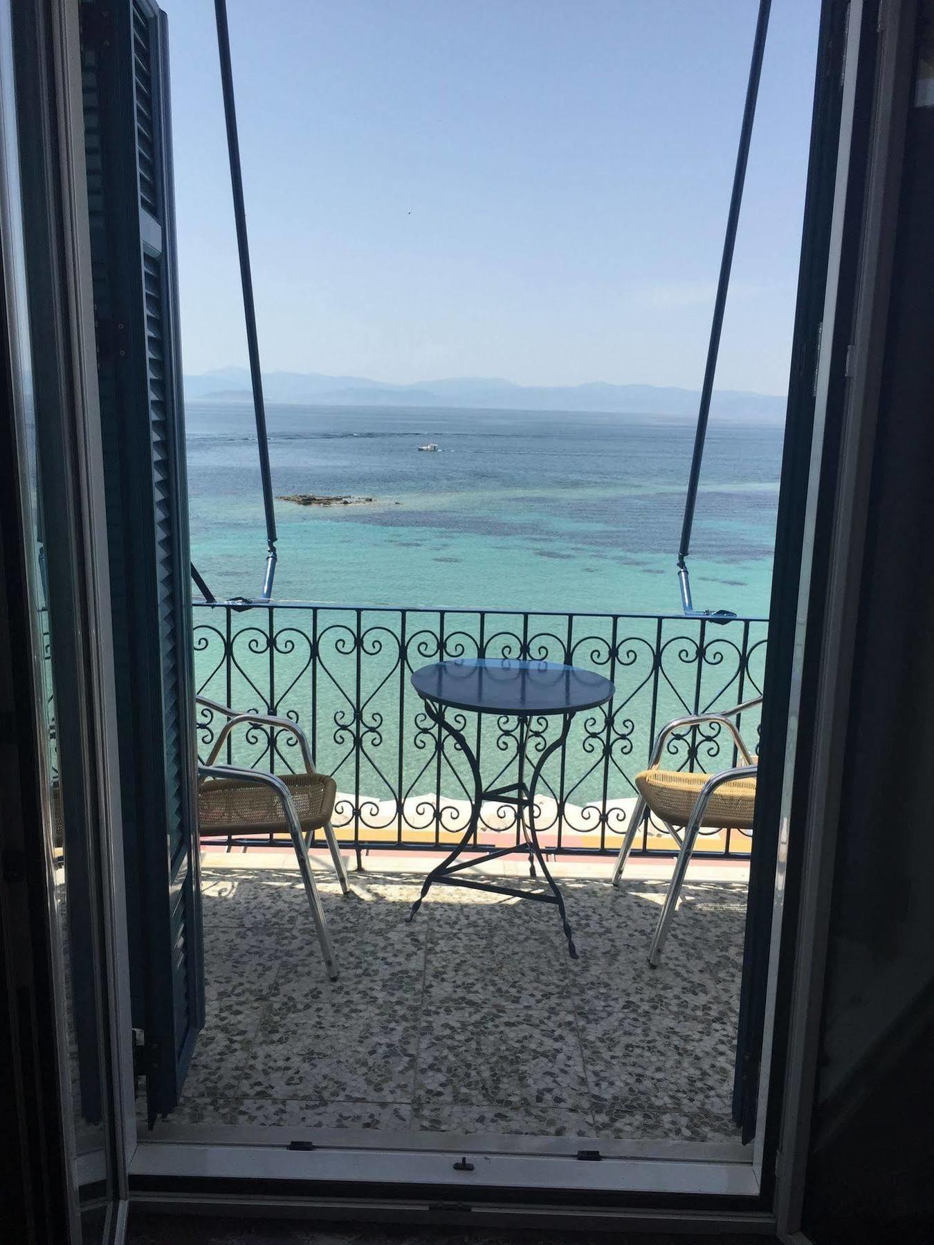 Hotel Areti Aegina エクステリア 写真